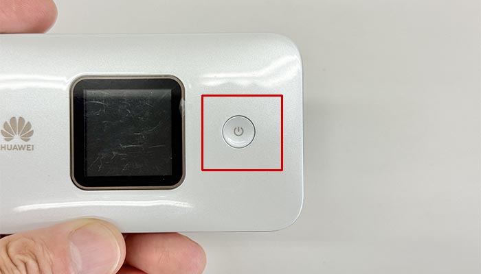 HUAWEI E5785でpovo2.0を利用する設定方法を解説している写真