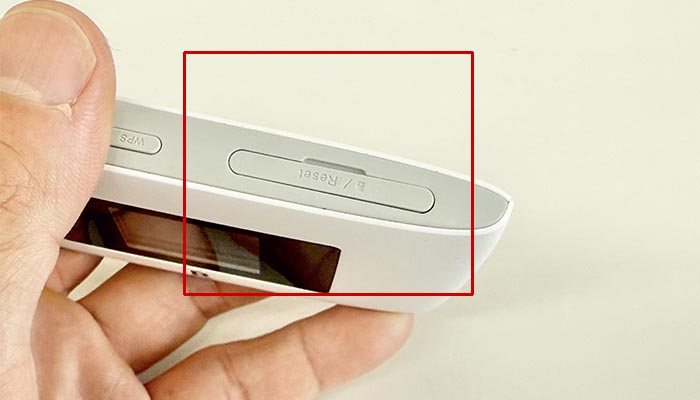 Rakuten WiFi Pocket 2B/2Cでpovo2.0を利用する設定方法を解説している写真