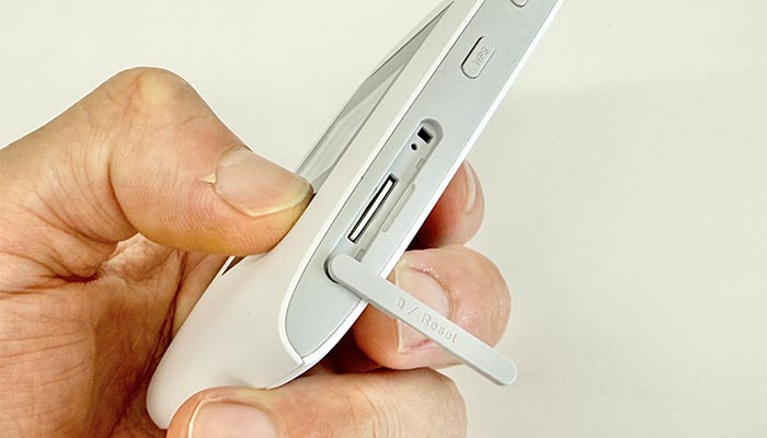 Rakuten WiFi Pocket 2B/2Cでpovo2.0を利用する設定方法を解説している写真