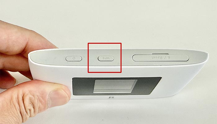 Rakuten WiFi Pocket 2B/2Cでpovo2.0を利用する設定方法を解説している写真