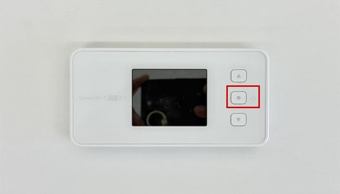 Speed Wi-Fi 5G X11でpovo2.0を利用する設定方法を解説している写真