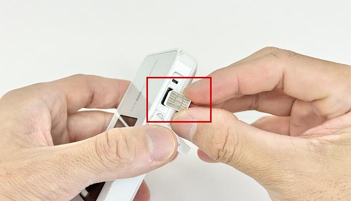 Speed Wi-Fi 5G X12でpovo2.0を利用する設定方法を解説している写真